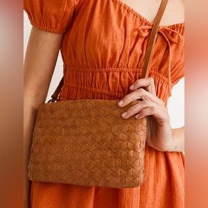Madewell Puff Crossbody Bag: Woven Leather Edition Desert Camel